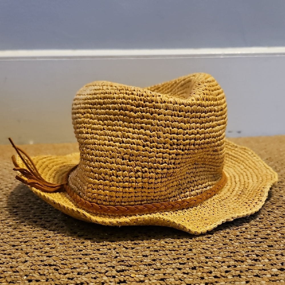 Treasure & Bond Woven Straw Fedora in Tan